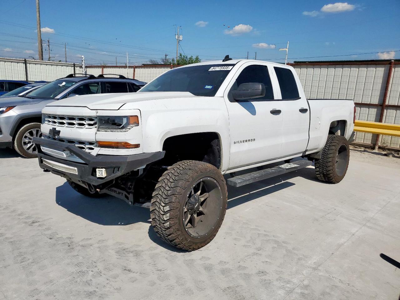 2018 CHEVROLET Silverado