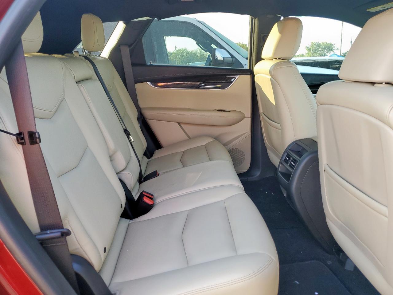 2017 CADILLAC XT5