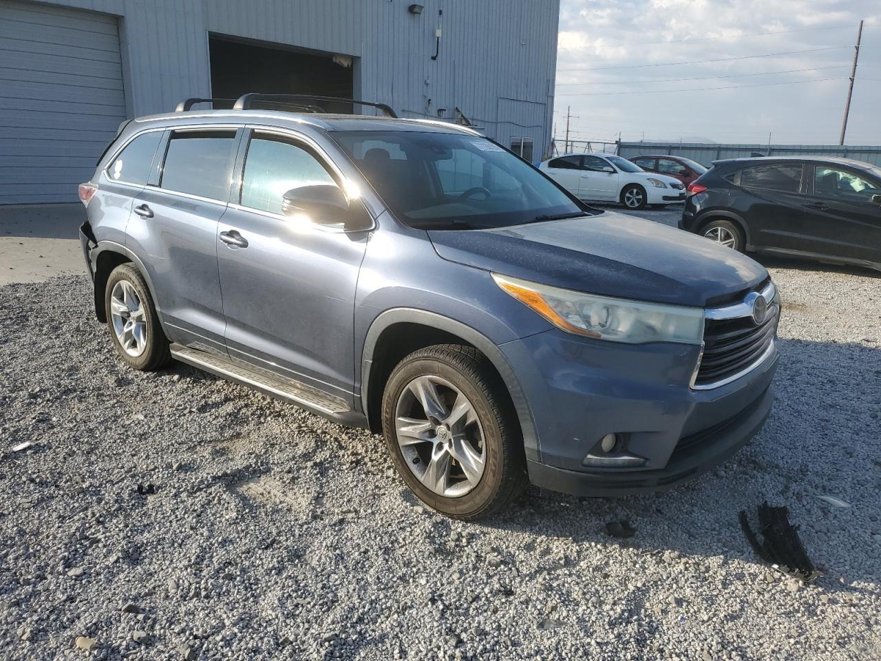 2014 TOYOTA HIGHLANDER