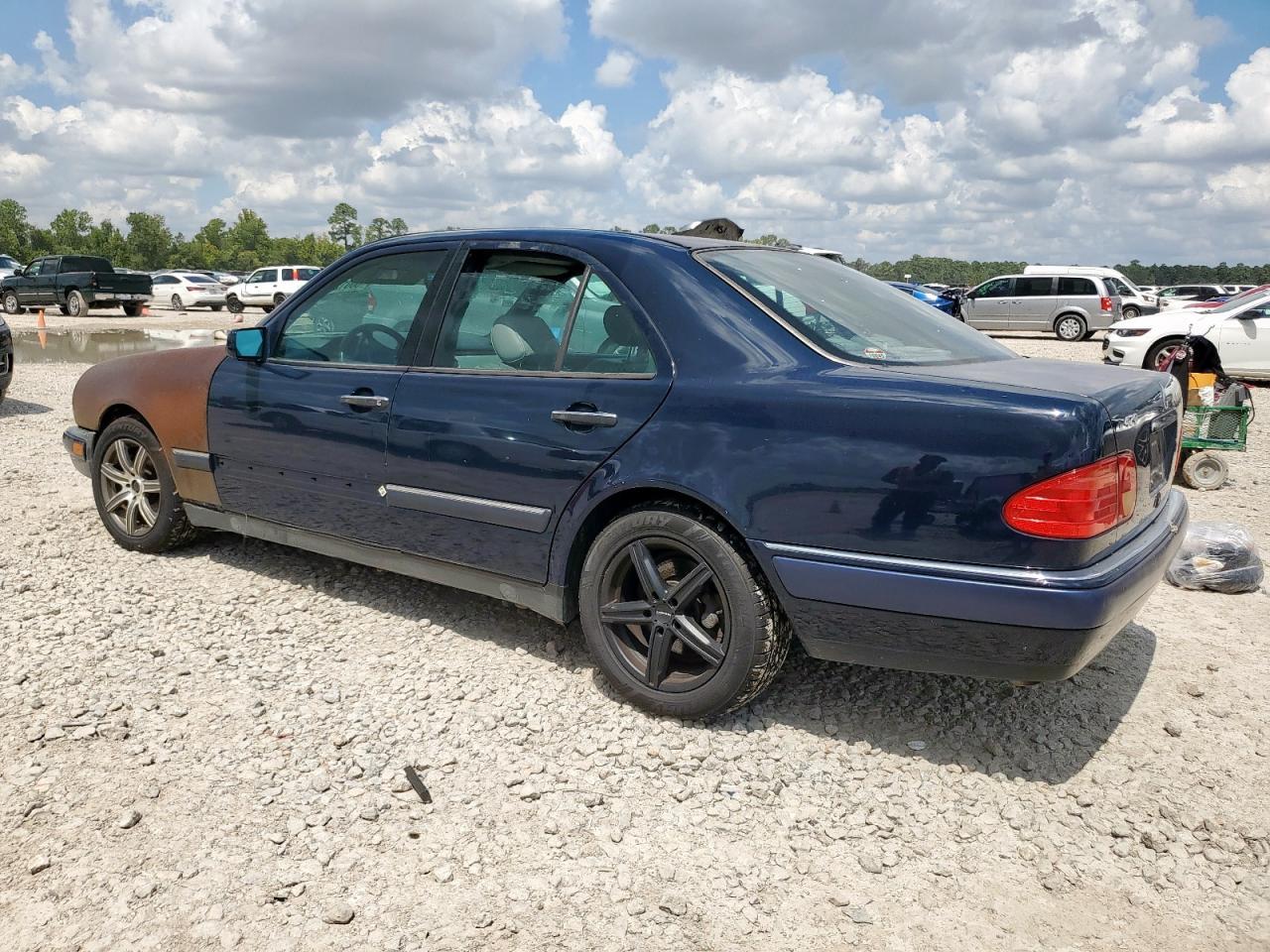 1997 MERCEDES-BENZ E-Class