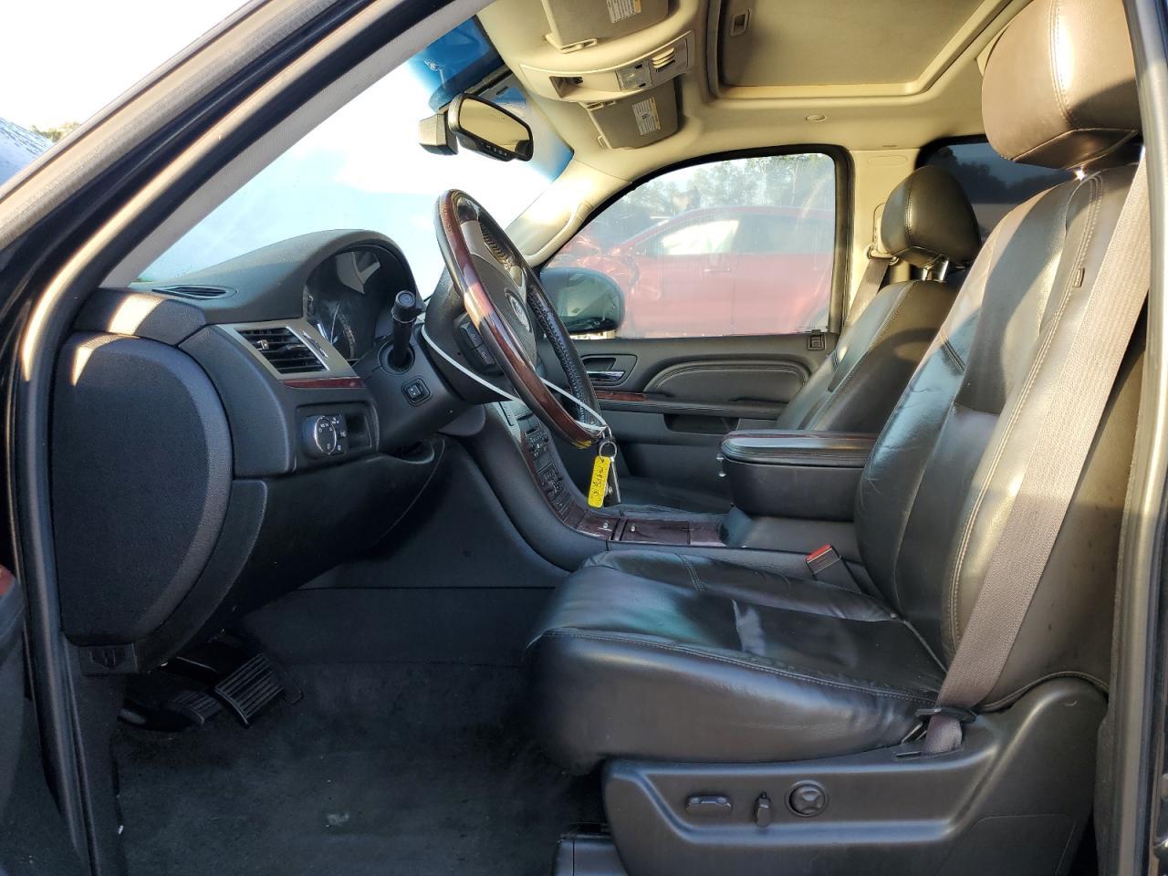 2011 CADILLAC ESCALADE