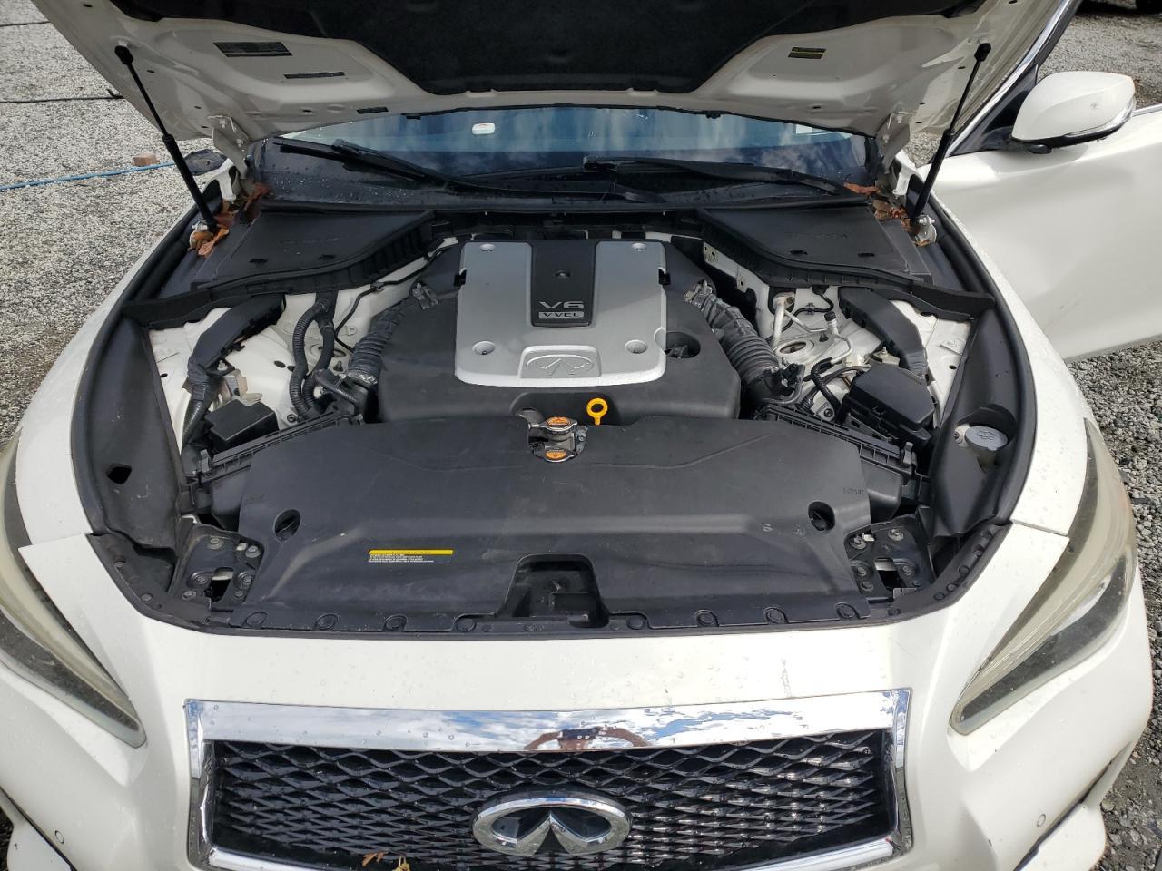 2015 INFINITI Q50