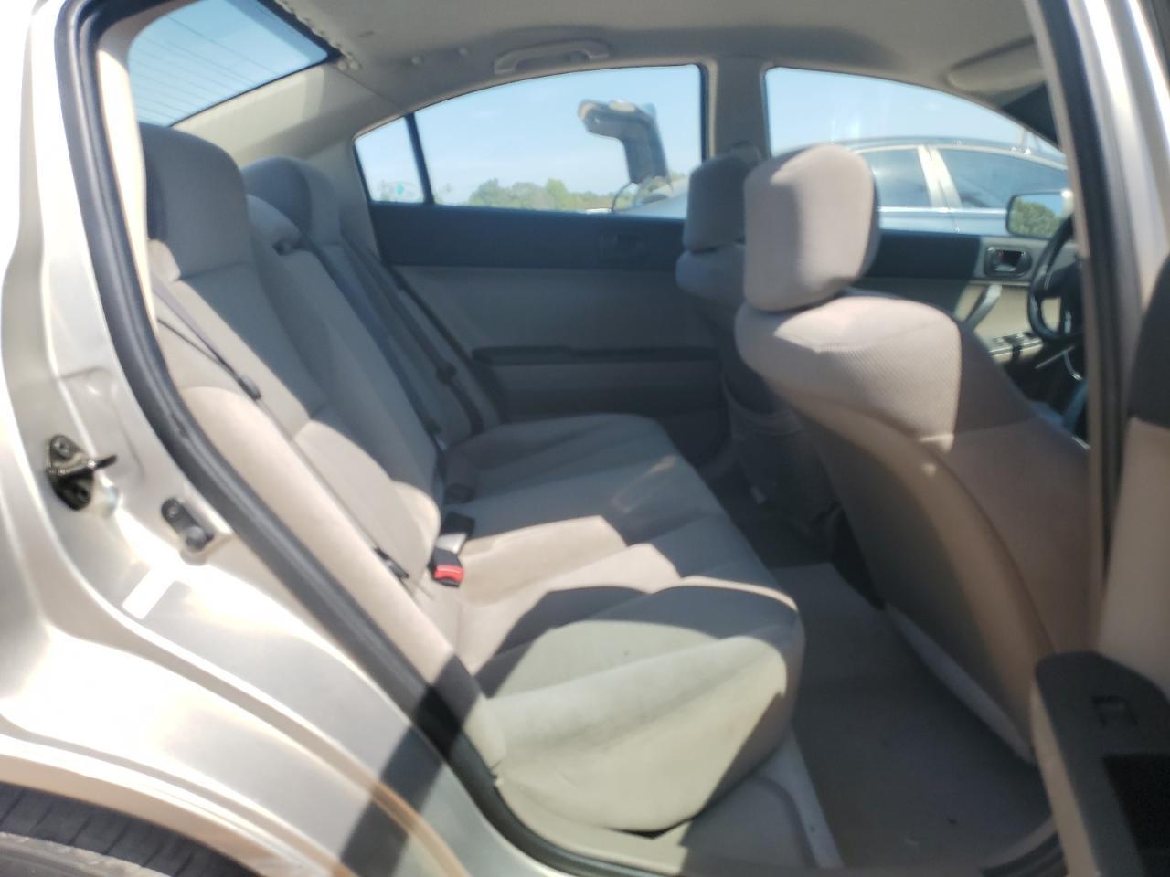 2004 MITSUBISHI Galant