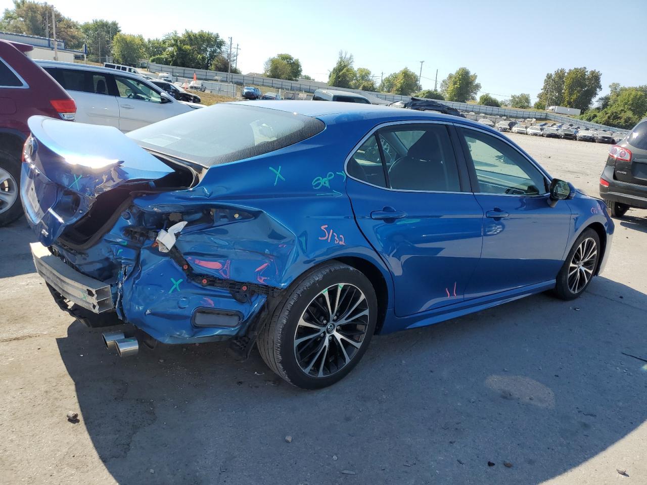 2018 TOYOTA CAMRY