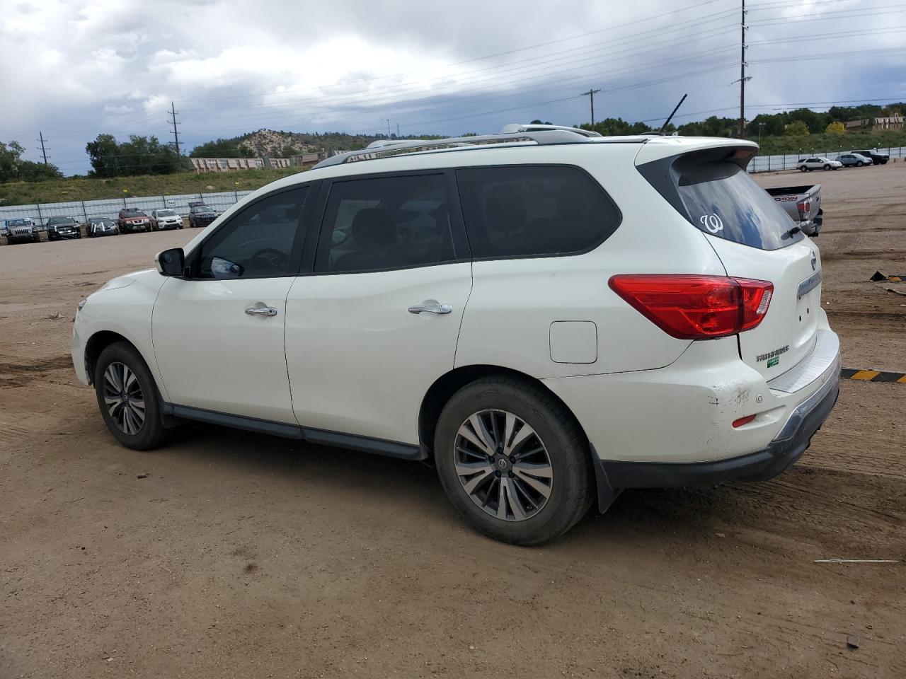 2017 NISSAN PATHFINDER