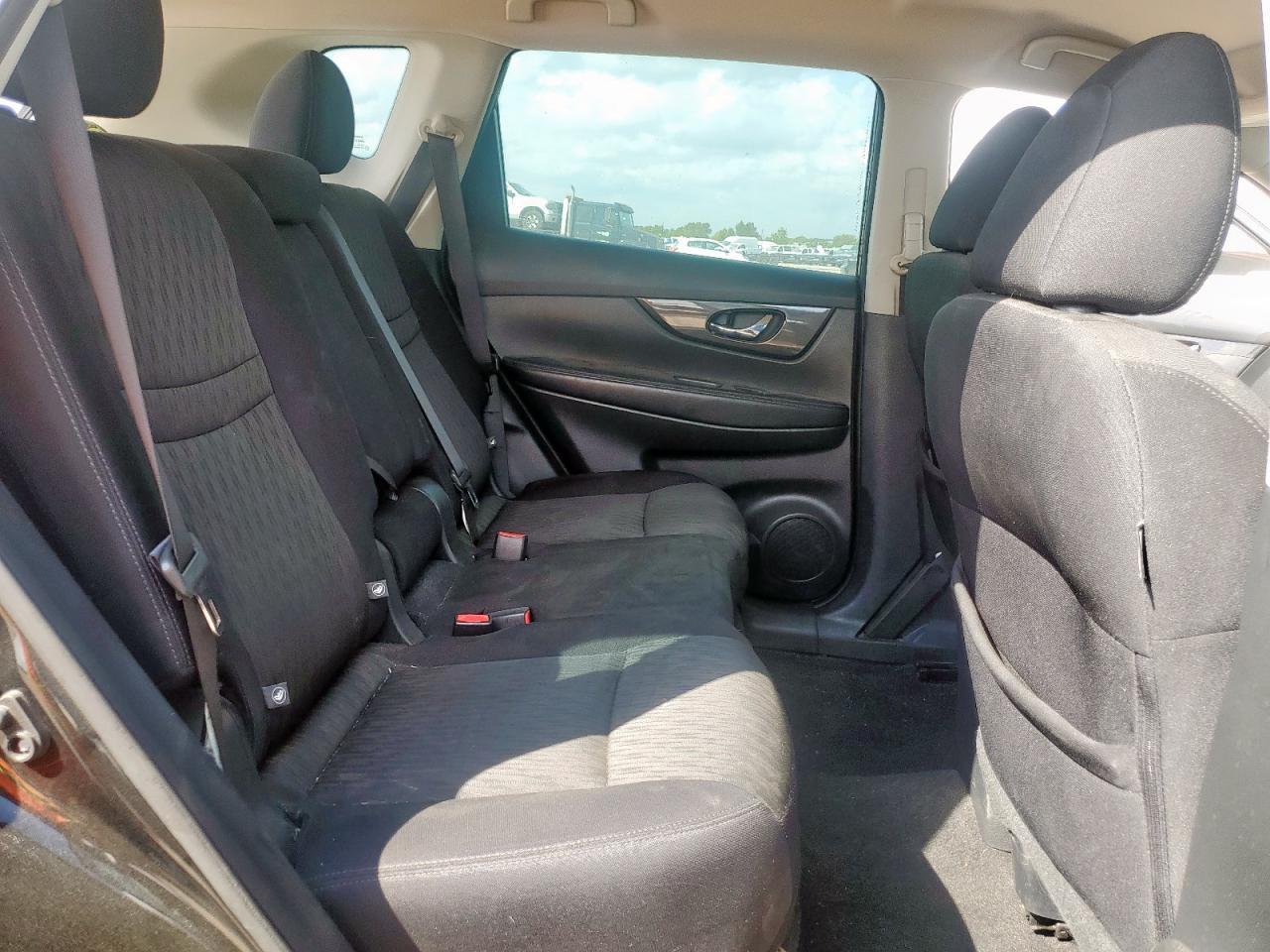 2017 NISSAN ROGUE