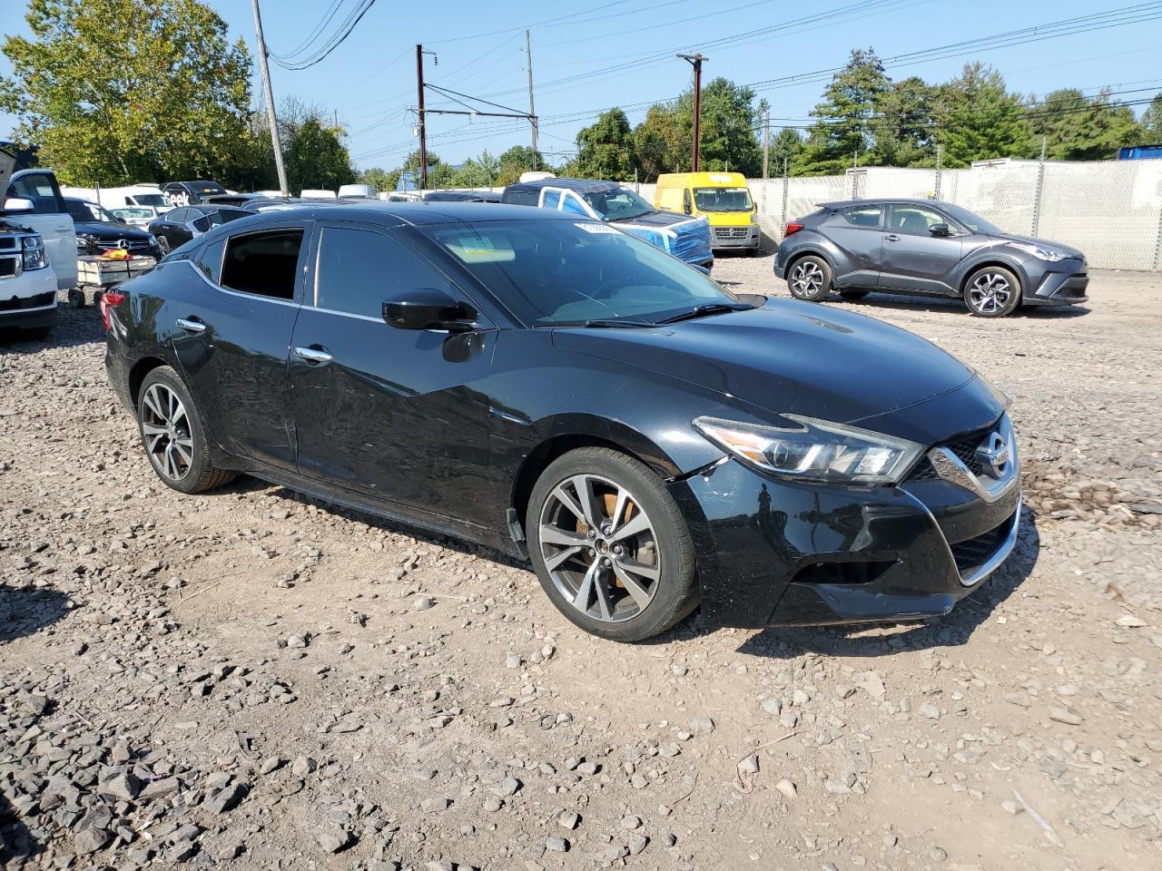2017 NISSAN Maxima