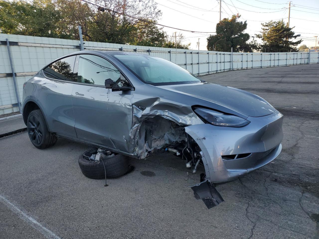 2024 TESLA MODEL Y