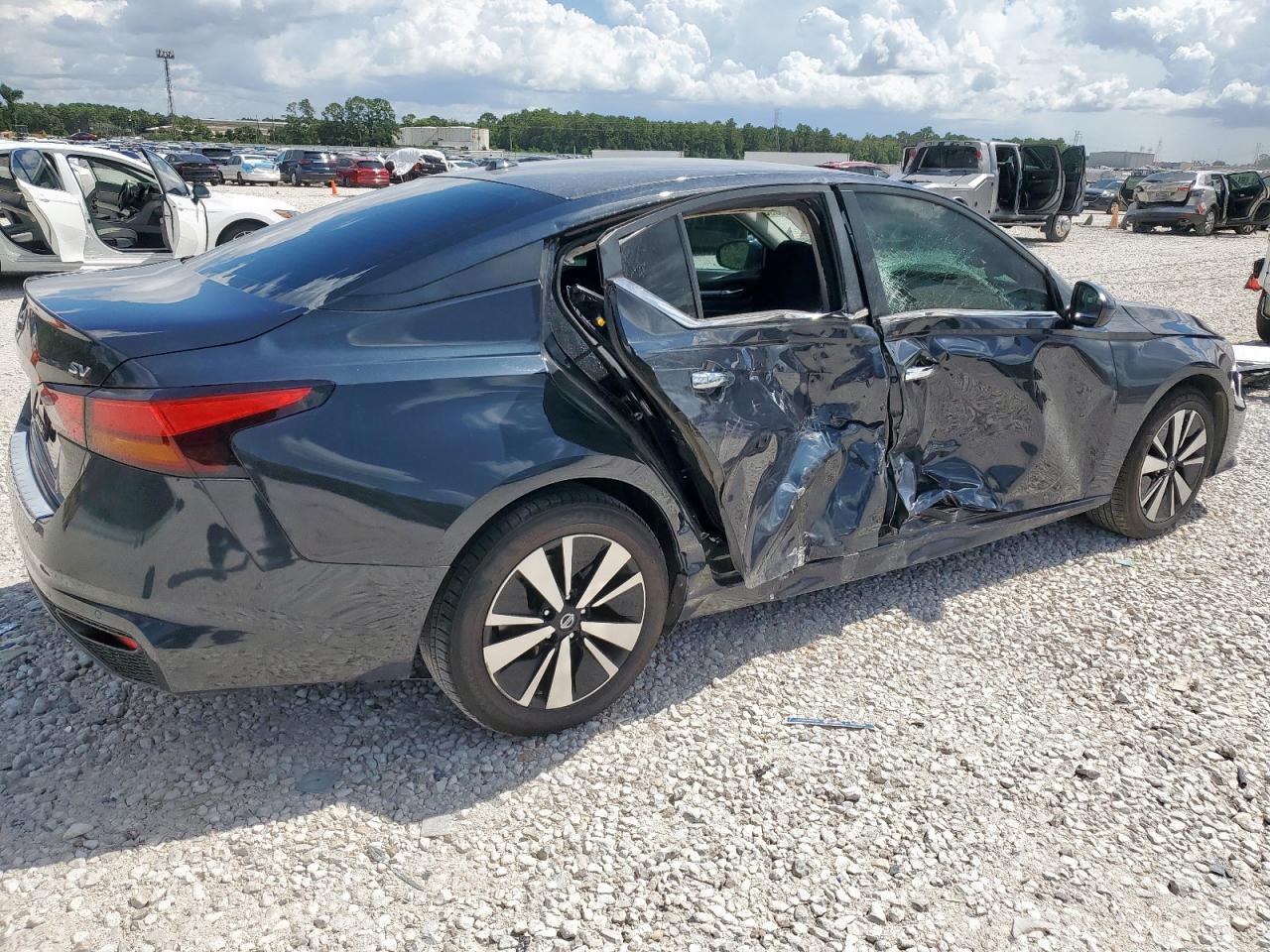 2022 NISSAN ALTIMA
