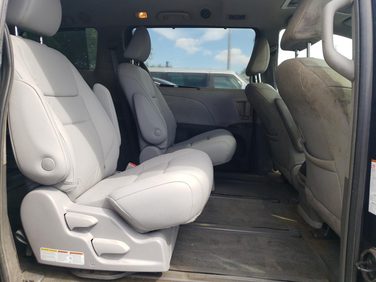 2018 TOYOTA SIENNA