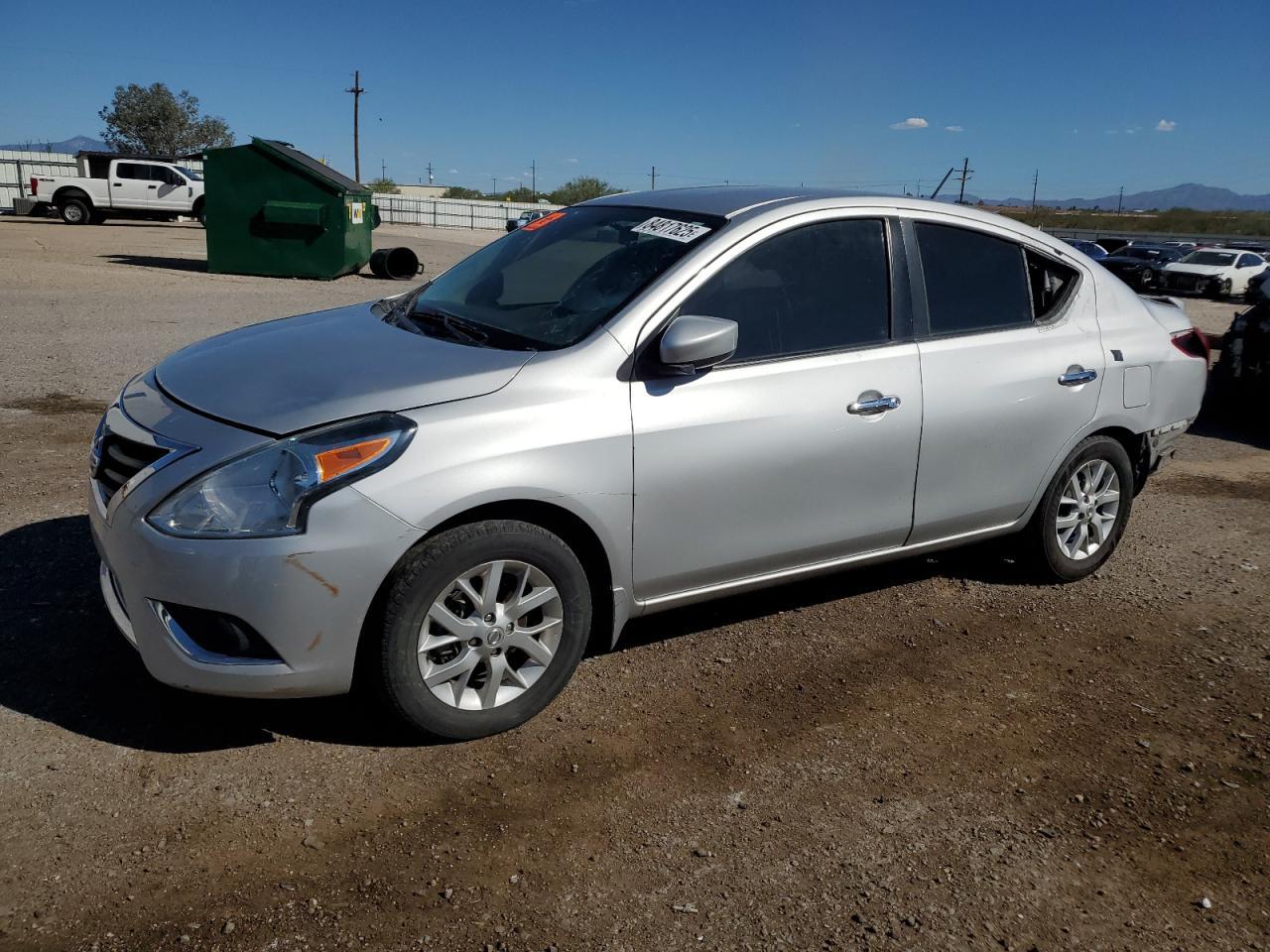 2017 NISSAN VERSA