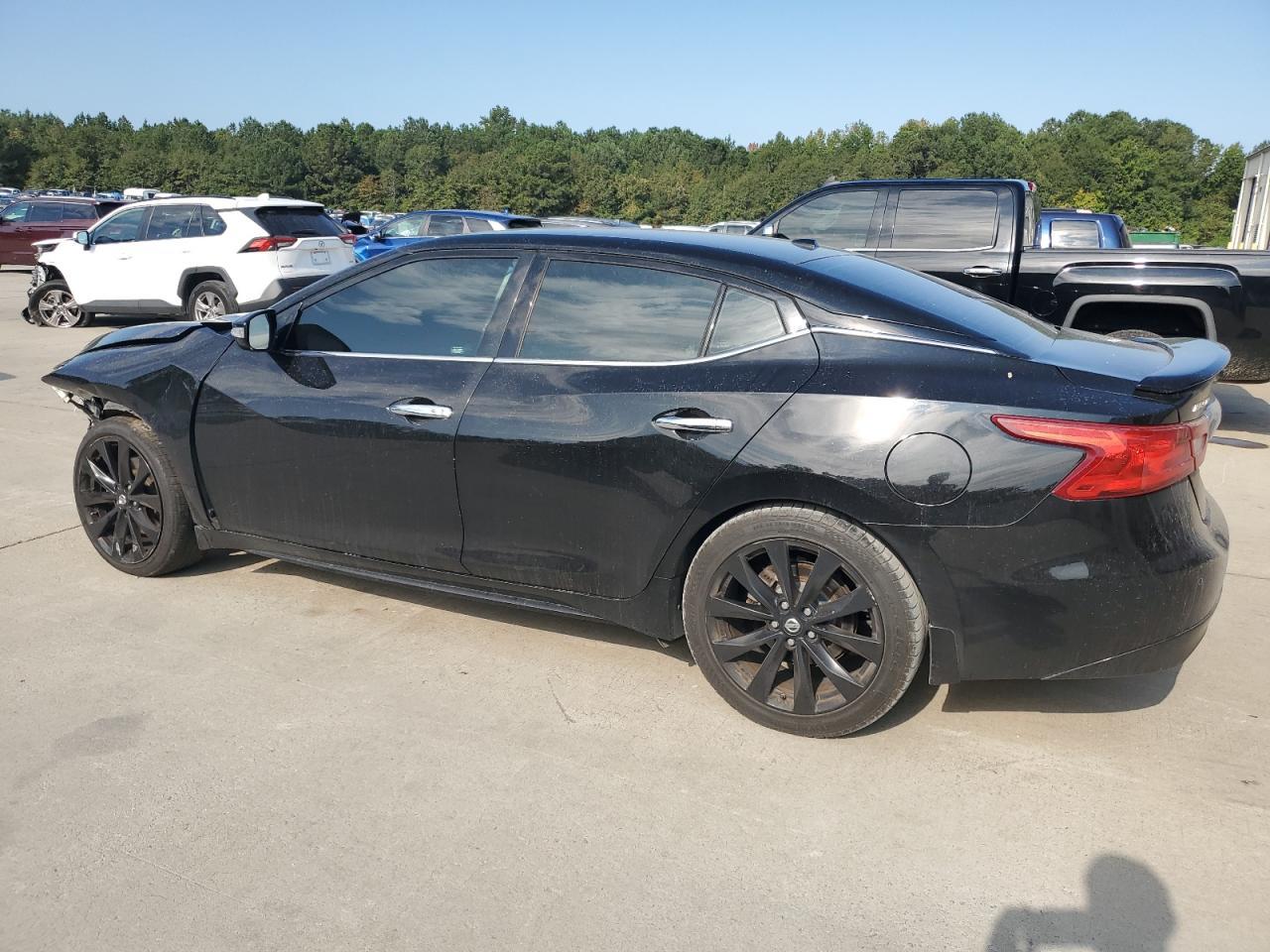 2017 NISSAN Maxima