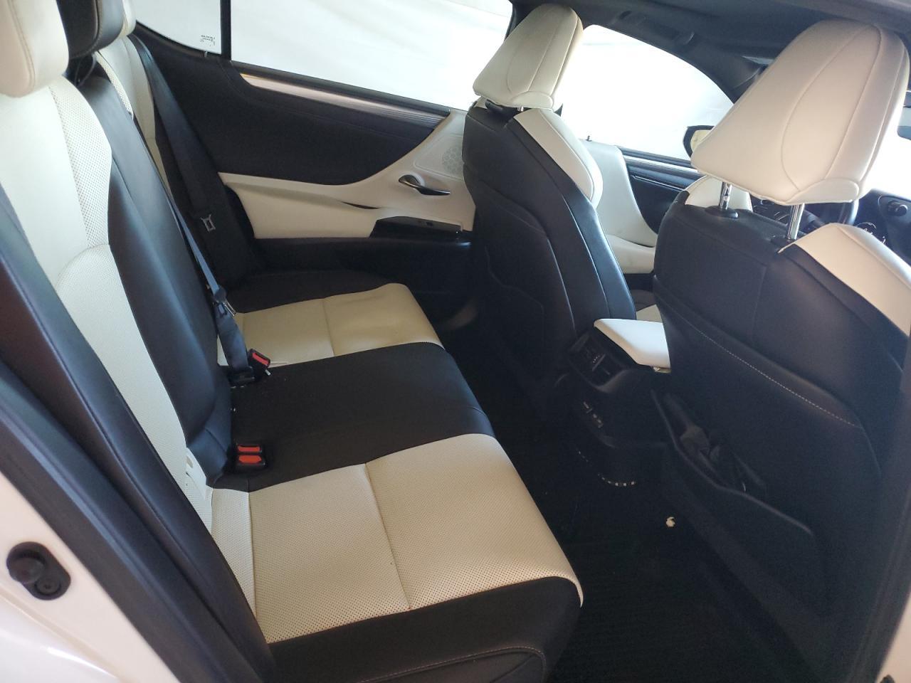 2022 LEXUS ES 300H