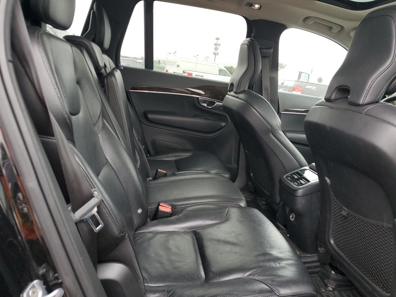 2019 VOLVO XC90
