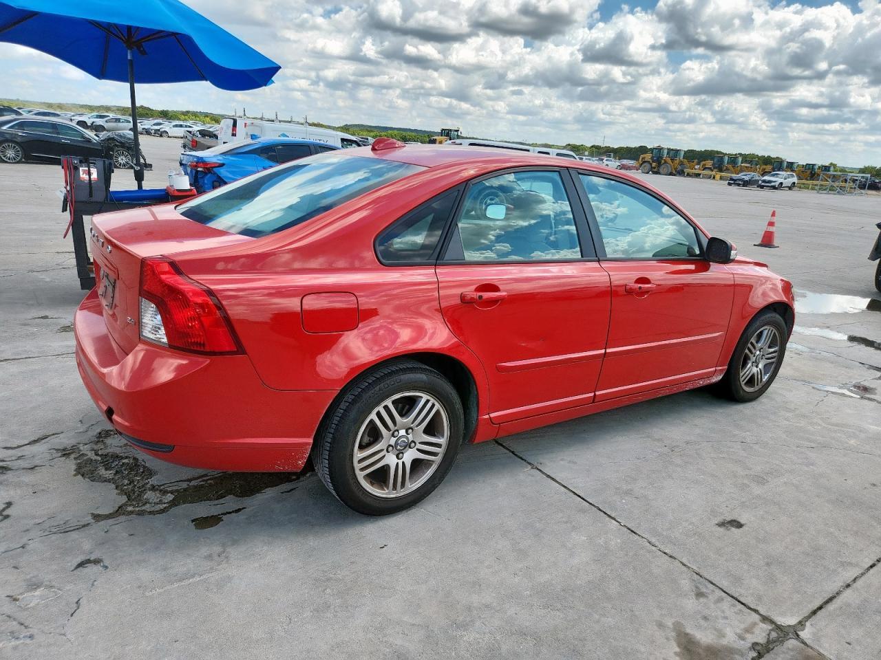 2010 VOLVO S40