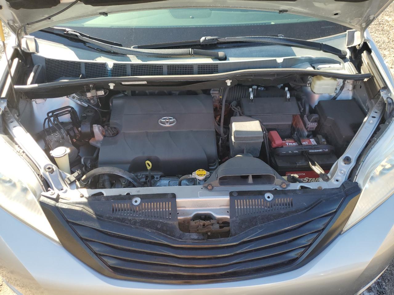 2015 TOYOTA SIENNA