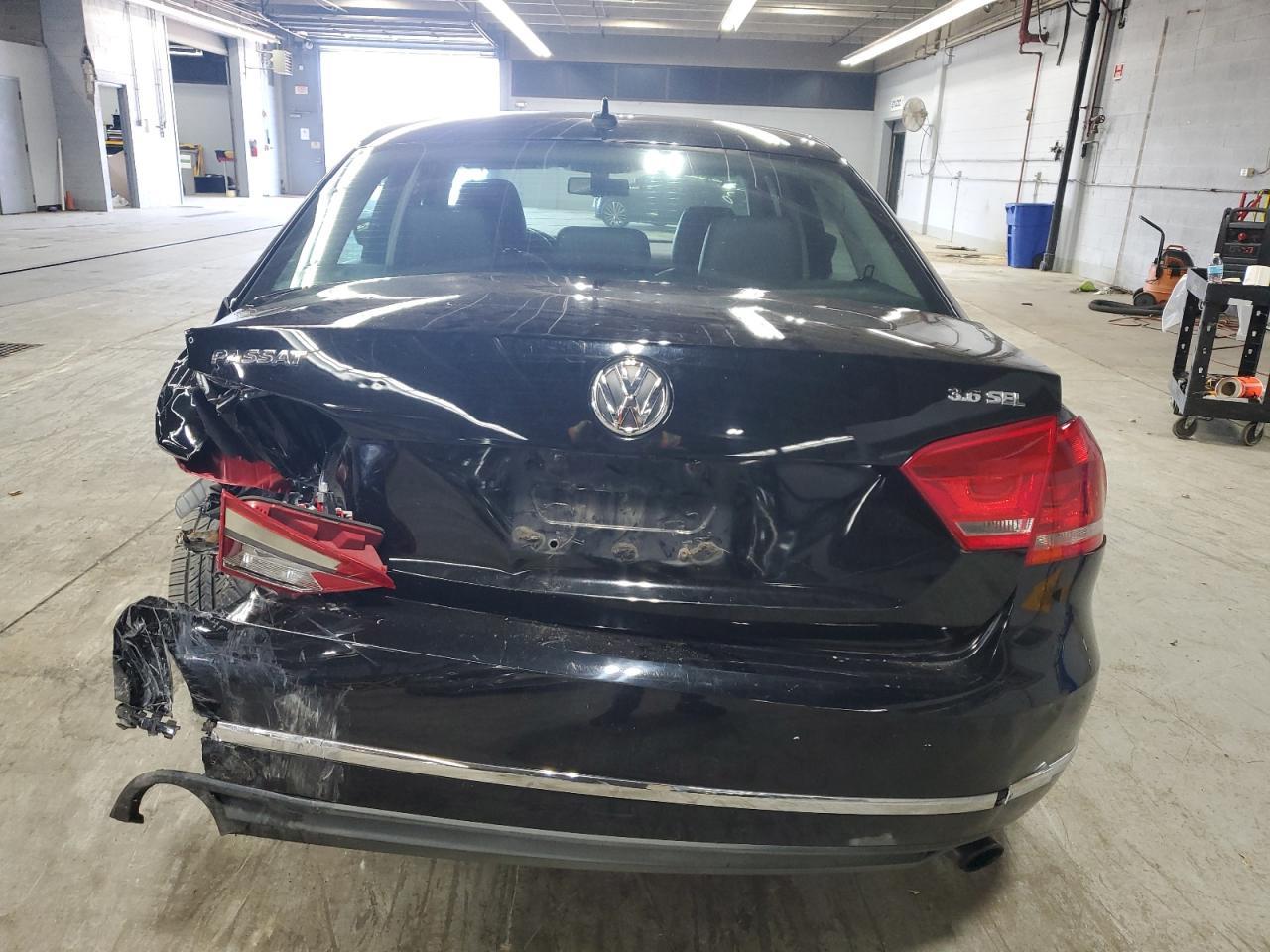 2013 VOLKSWAGEN Passat