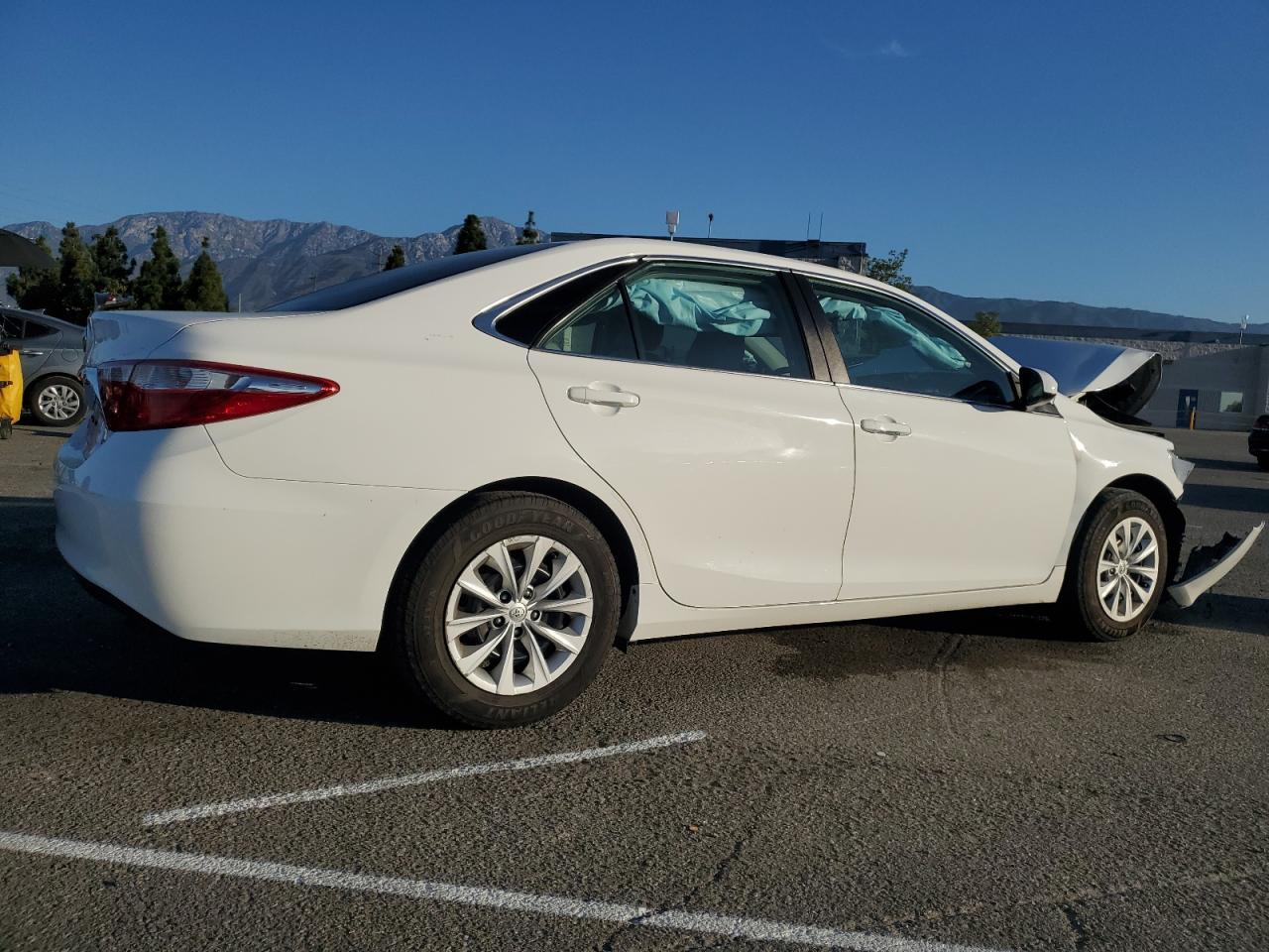 2016 TOYOTA CAMRY