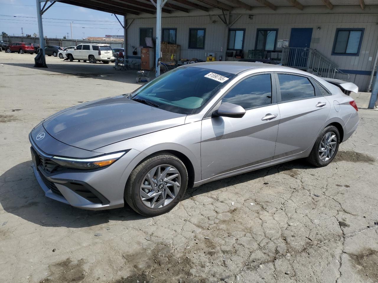 2024 HYUNDAI ELANTRA