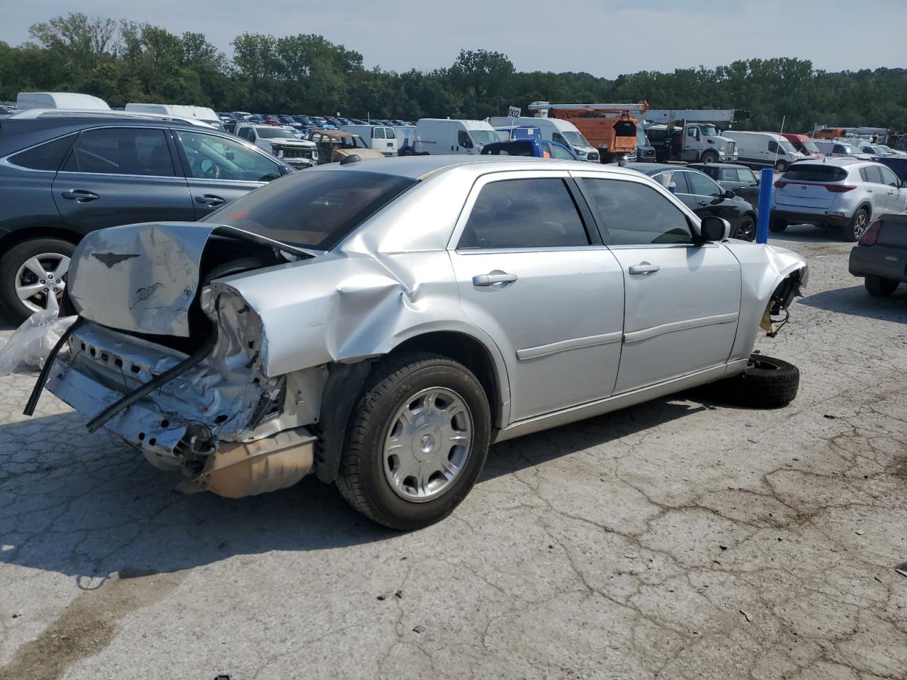 2005 CHRYSLER 300