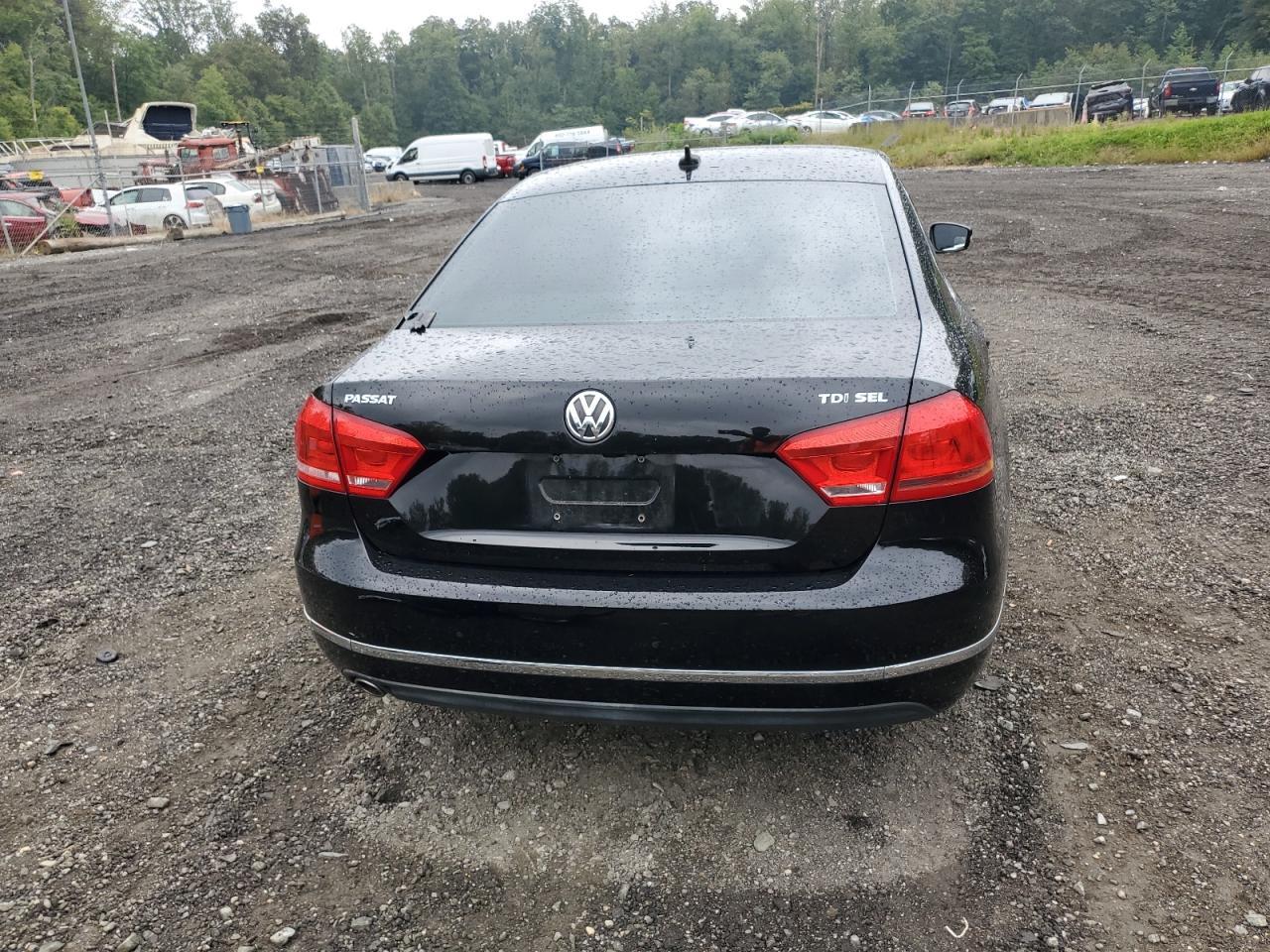 2015 VOLKSWAGEN Passat