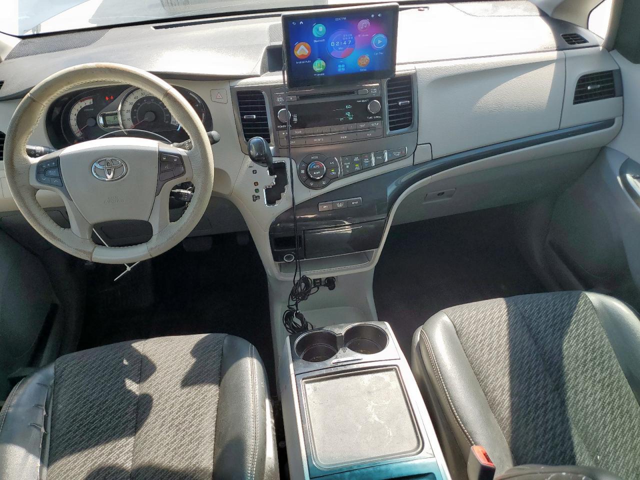 2014 TOYOTA SIENNA