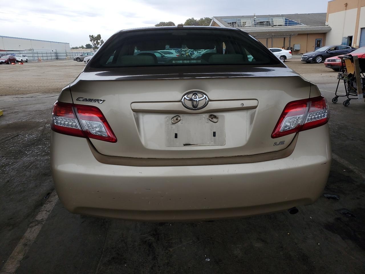 2011 TOYOTA CAMRY
