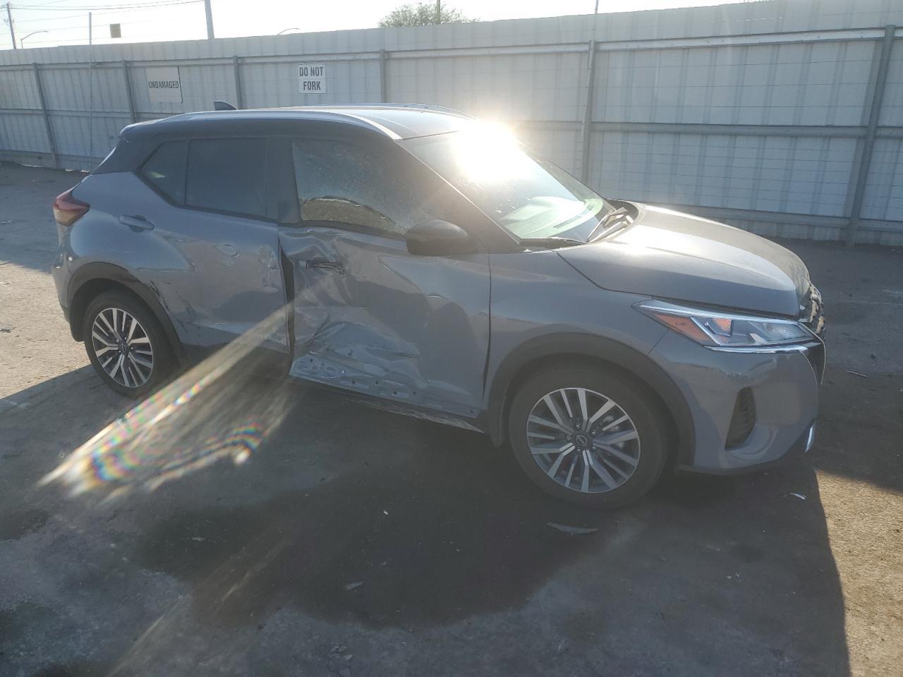 2024 NISSAN KICKS