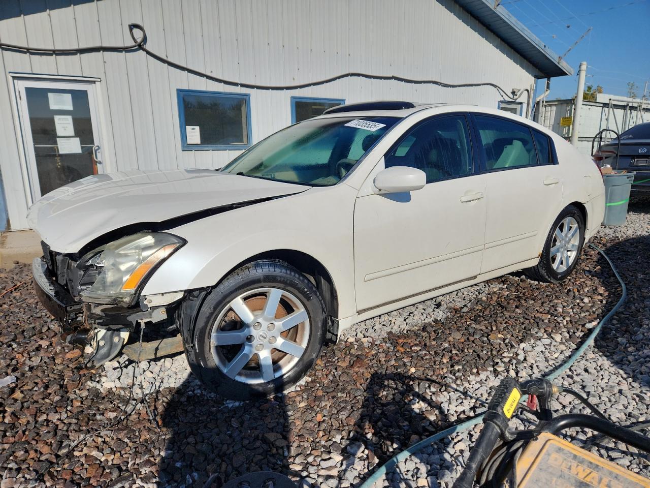 2004 NISSAN Maxima