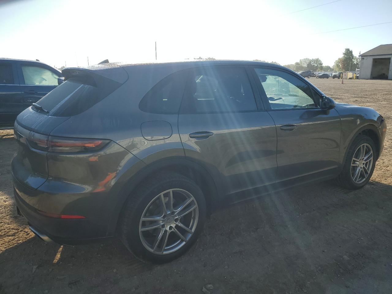 2019 PORSCHE CAYENNE