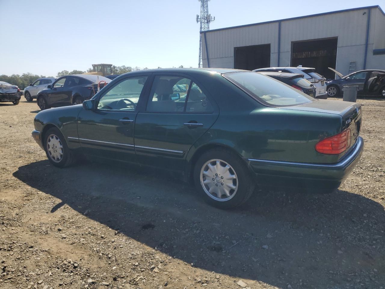 1997 MERCEDES-BENZ E-Class