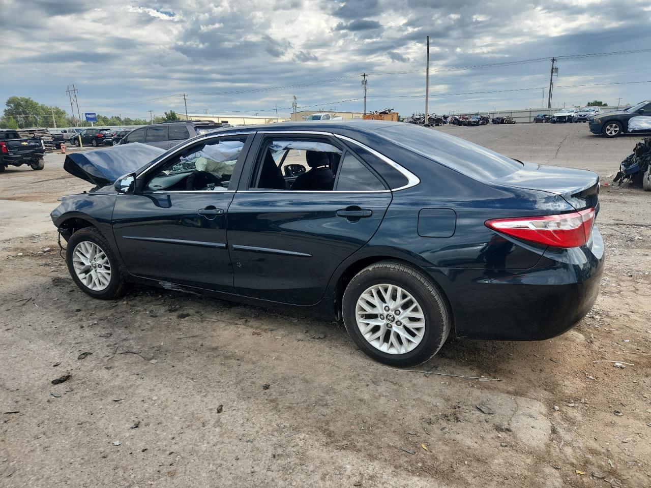 2016 TOYOTA CAMRY