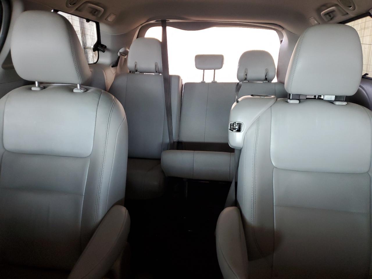 2015 TOYOTA SIENNA