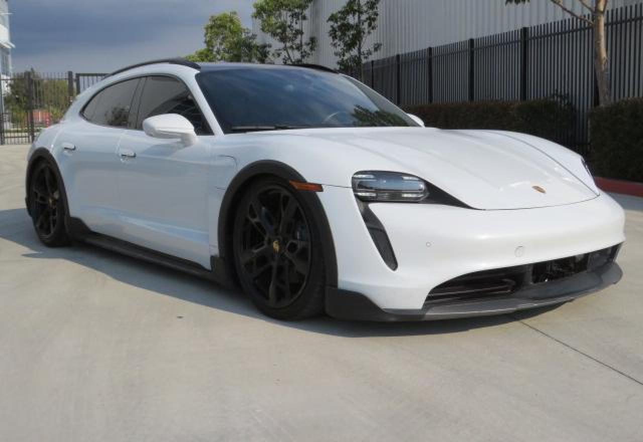 2022 PORSCHE Taycan