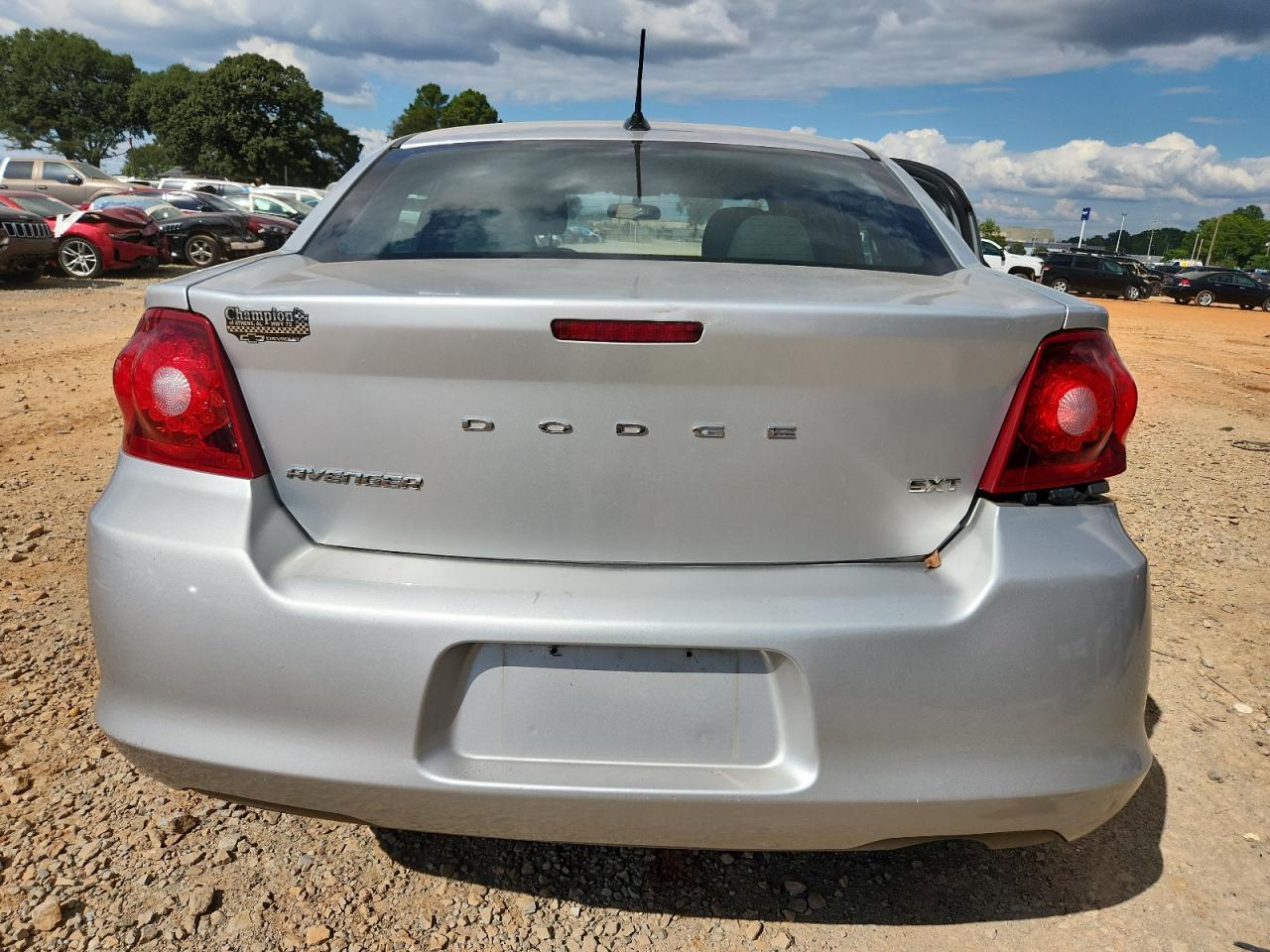2012 DODGE Avenger