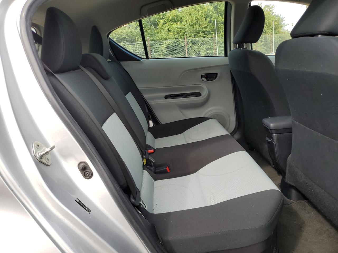 2013 TOYOTA Prius c
