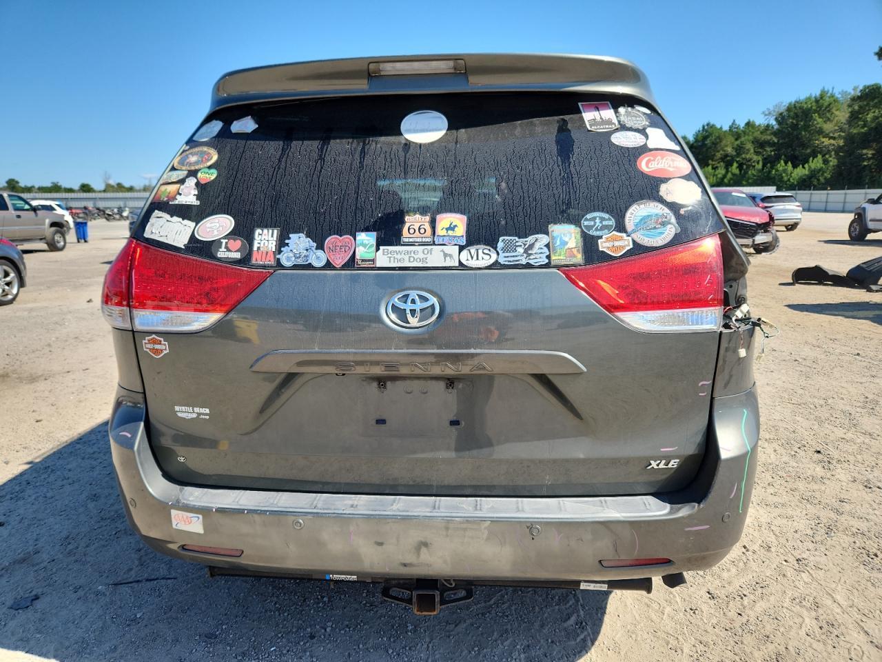 2013 TOYOTA SIENNA