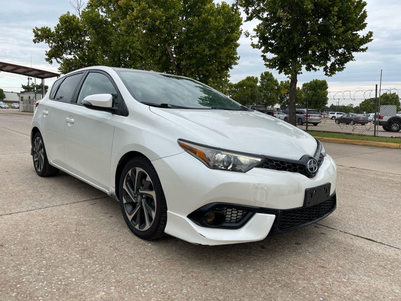 2016 TOYOTA SCION