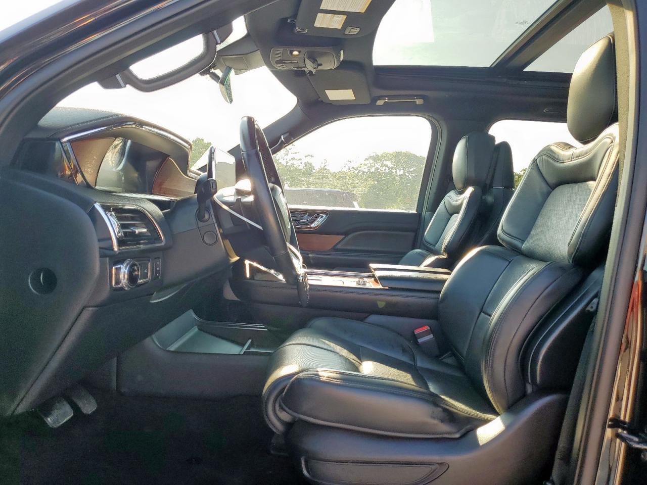 2021 LINCOLN Navigator