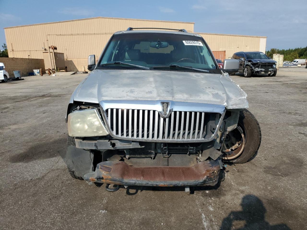 2005 LINCOLN Navigator
