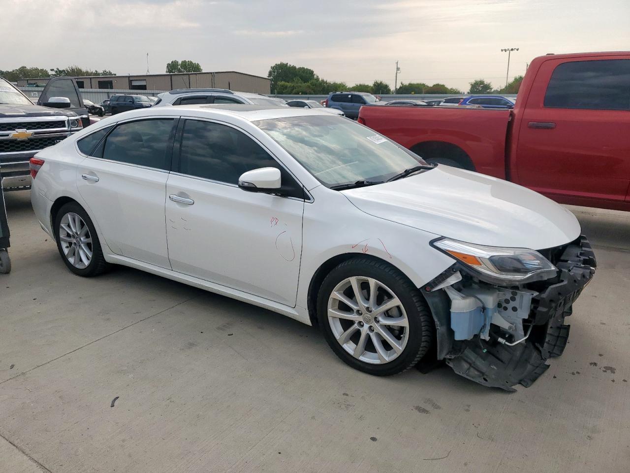 2014 TOYOTA Avalon