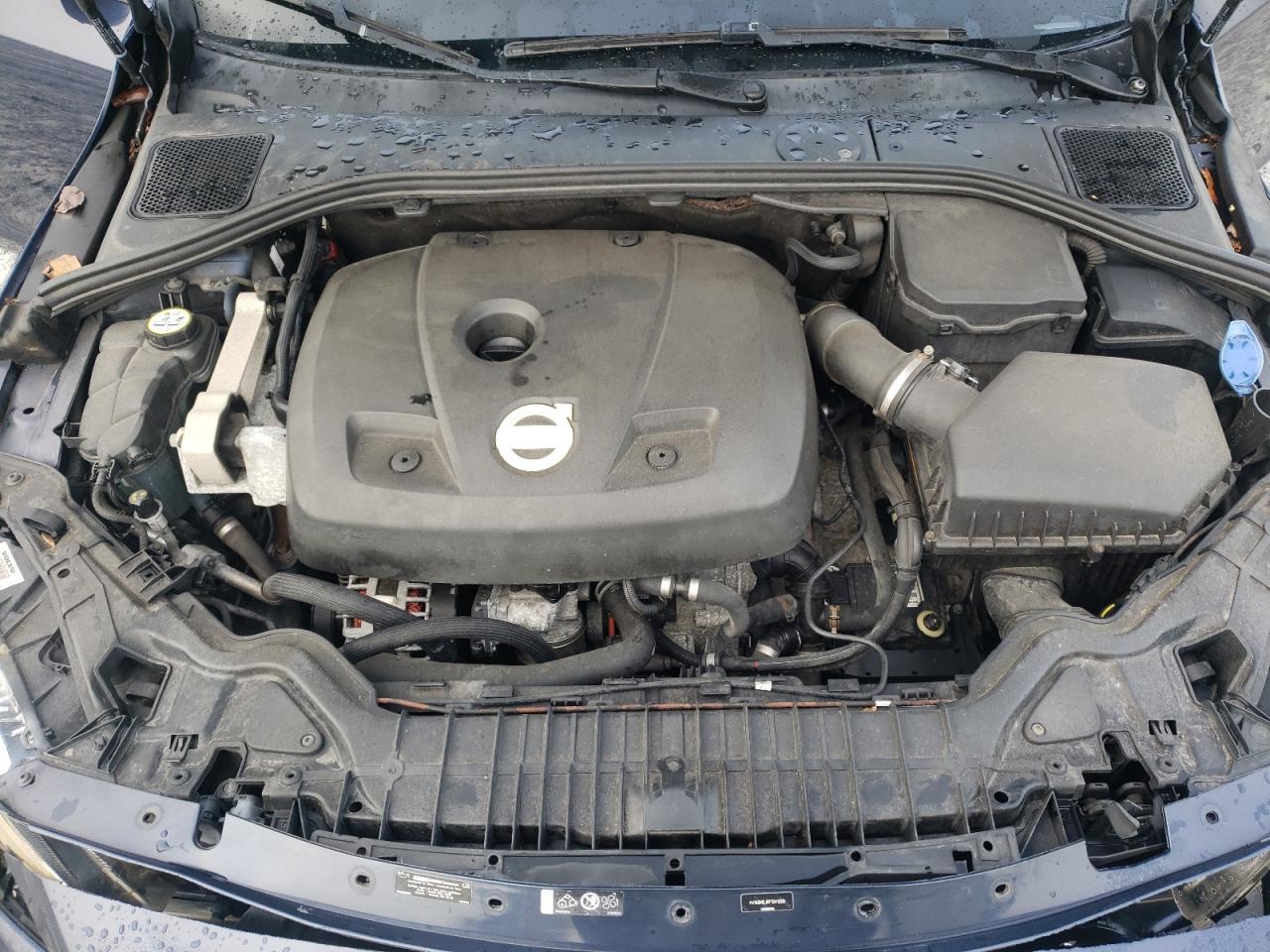 2015 VOLVO V60