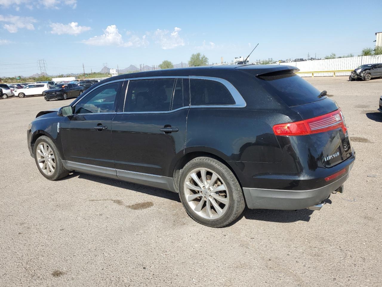 2011 LINCOLN MKT