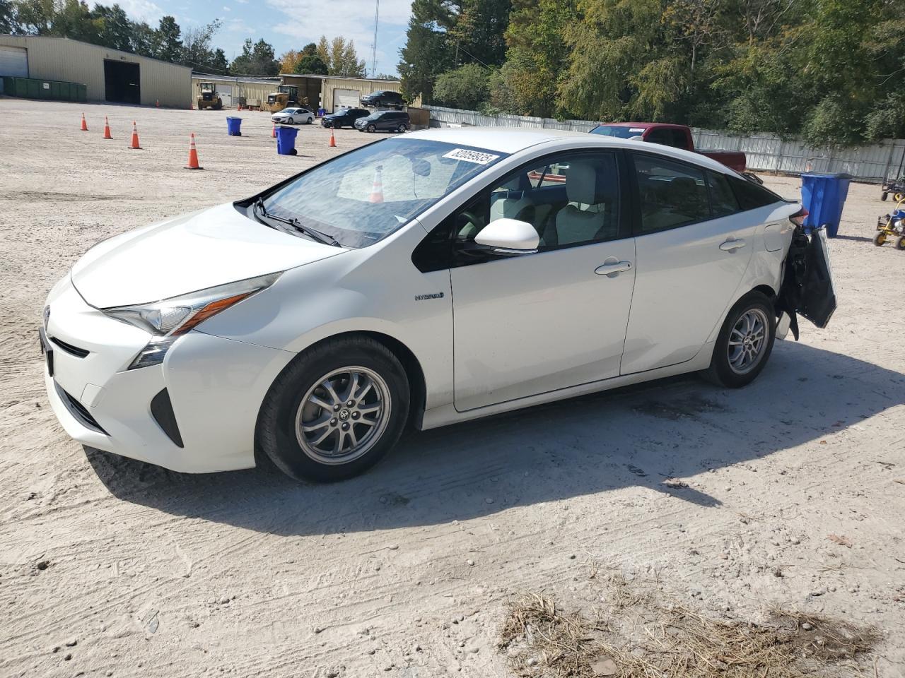 2016 TOYOTA PRIUS