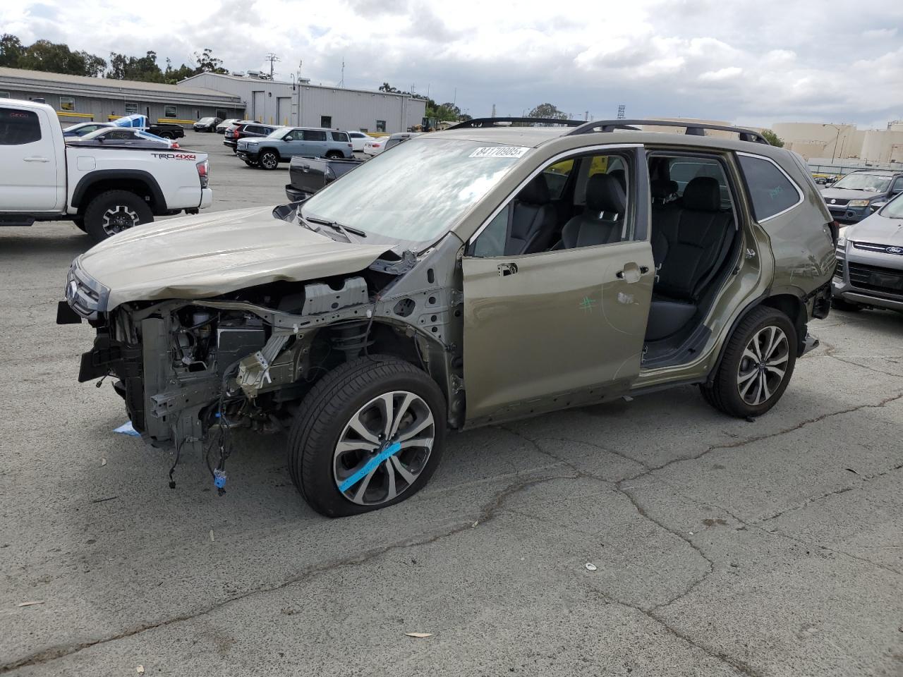 2022 SUBARU FORESTER
