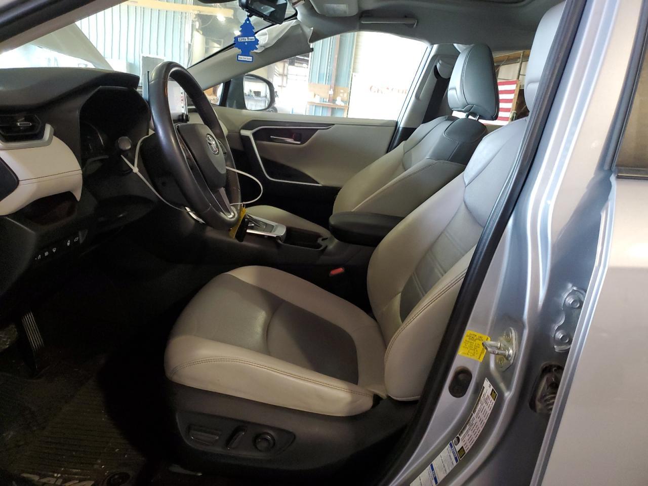2019 TOYOTA RAV4