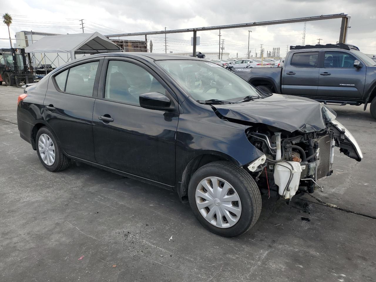 2016 NISSAN VERSA