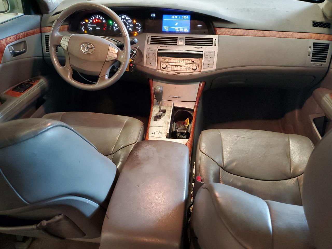 2005 TOYOTA Avalon