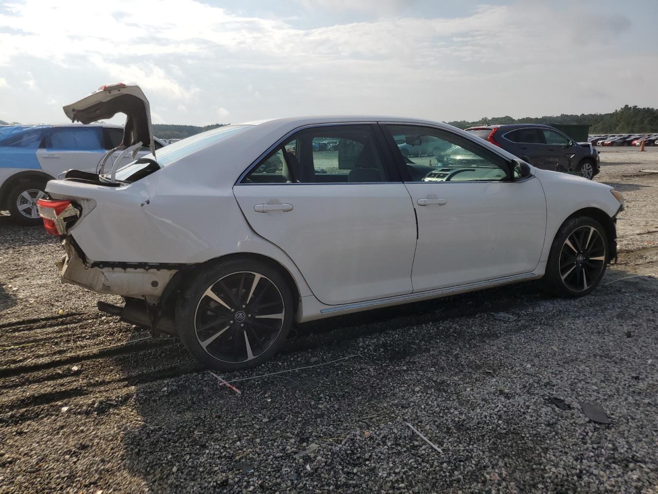 2014 TOYOTA CAMRY