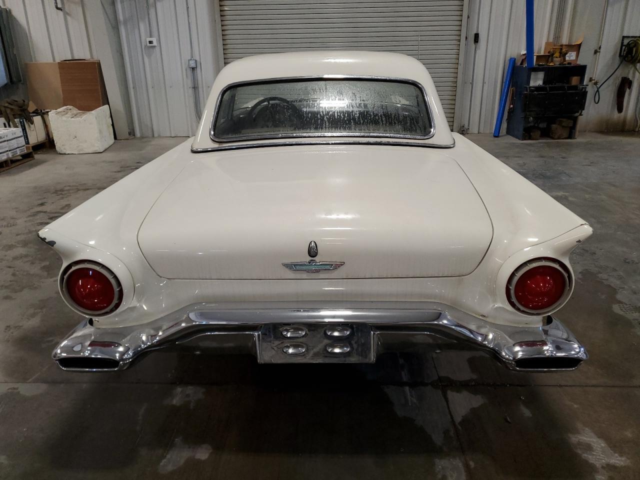 1957 FORD T Bird